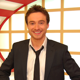 Hoi! I'm (quite liderally) the smarmy wanker from PlayTV. Laydeez - you can look, but don't touch, unless you're asked to do so.