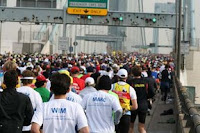 Los corredores sobre el puente Verrazano-Narrows