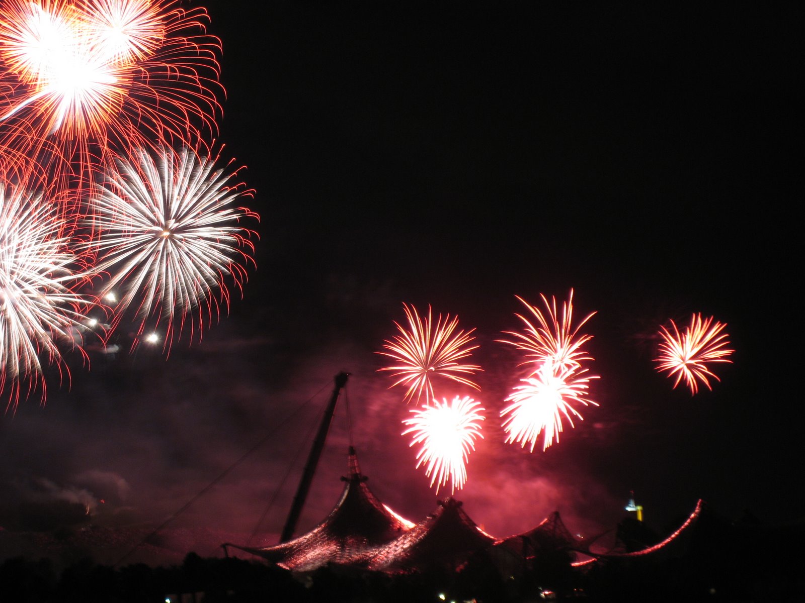 [20070728_Fireworks_Olympia_12.JPG]