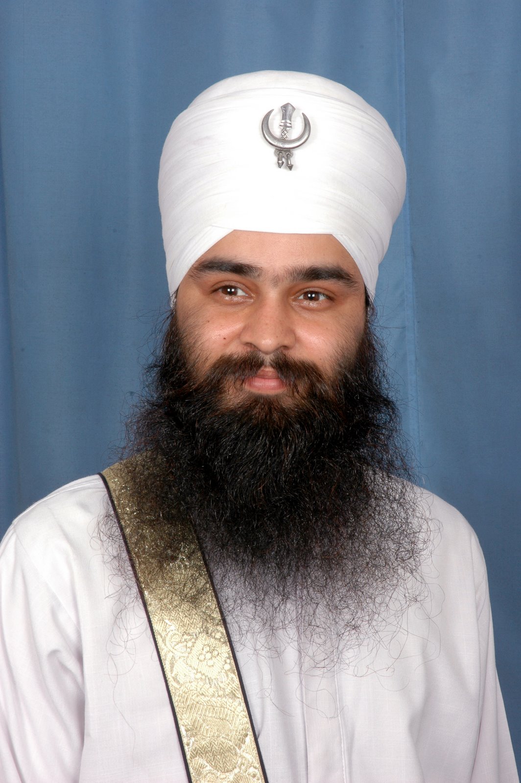 http://4.bp.blogspot.com/_eai1qNOq_8o/R1LXs8p83ZI/AAAAAAAAADI/PM9Sl5YYwoI/s1600-R/GURPREET%20SINGH.jpg