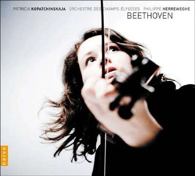 Kopatchinskaja toca con Herreweghe la obra para violín y orquesta de Beethoven