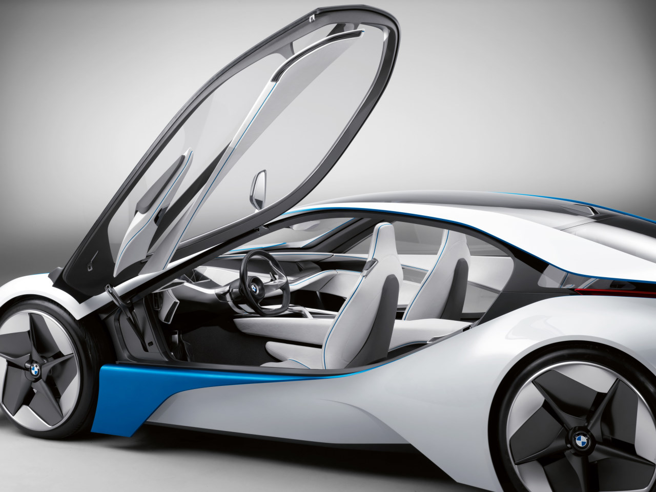 http://4.bp.blogspot.com/_ecNZSVR4JCI/TSIPo6glbZI/AAAAAAAAAnI/trz59WFg5ug/s1600/bmw_vision_efficientdynamics_04.jpg