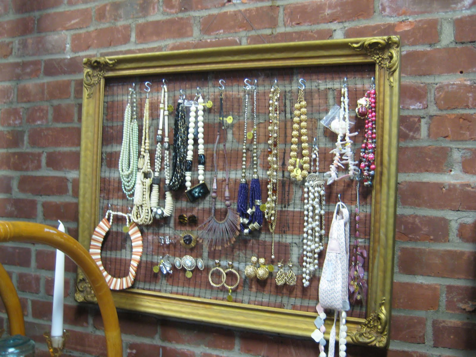 C. Dianne Zweig Kitsch 'n Stuff It's A Frame Up Displaying