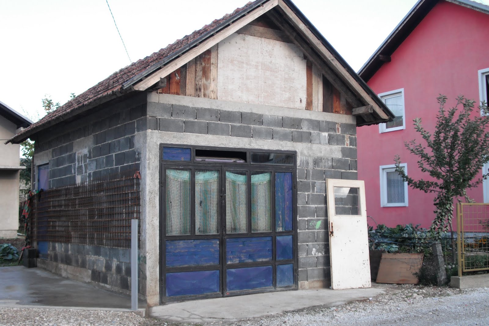 [porta+per+prtida+doble+Butmir.JPG]