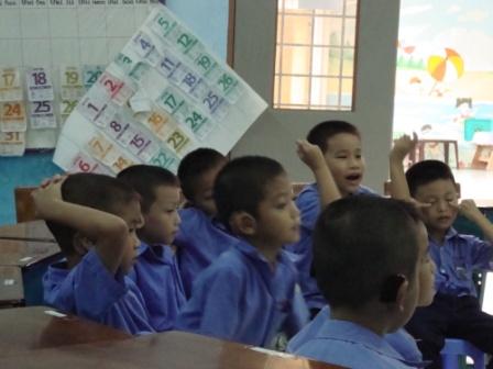 [boys+in+class.JPG]