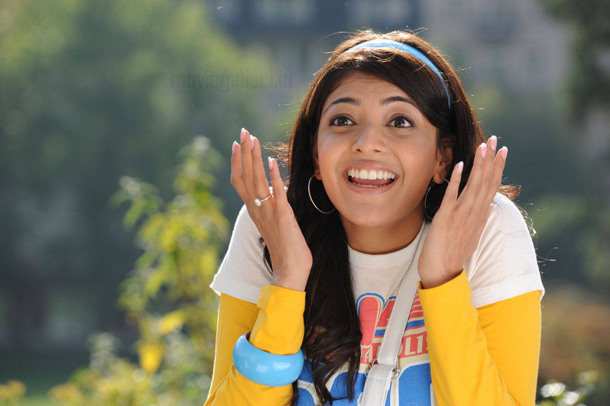 http://4.bp.blogspot.com/_eewr1b1LpYA/TIYD82fUH2I/AAAAAAAAEyM/YiXZPQz7W7s/s1600/kajal_agarwal_wallpapers_in_darling_07.jpg
