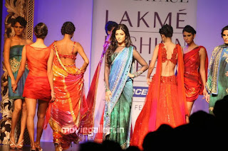 Shruthi Hassan Ramp Walk at Lakme Fashion Week