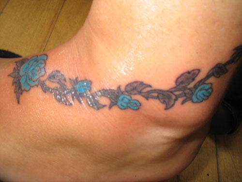 Some of the prettiest feminine tattoo designs are lower back Some of the prettiest feminine tattoo designs are lower back