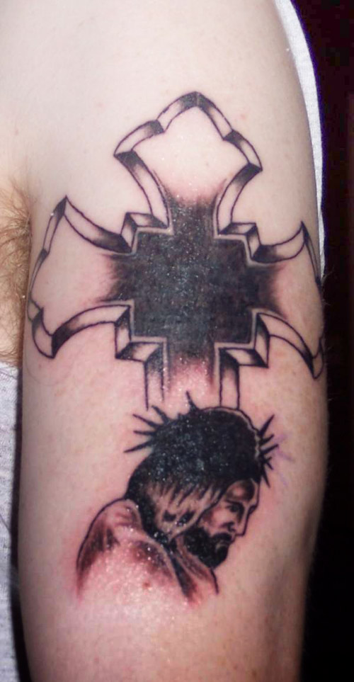 The Gothic Art celtic cross tattoos design generally has no religious or 
