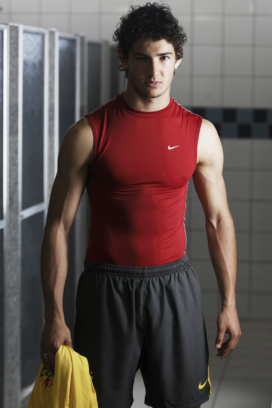 http://4.bp.blogspot.com/_eiTZ-nCywi0/S6wKboyDV9I/AAAAAAAAAIo/5ox7Pq48L0Q/s1600/Pato+-+Nike2+(2333+x+3500).jpg