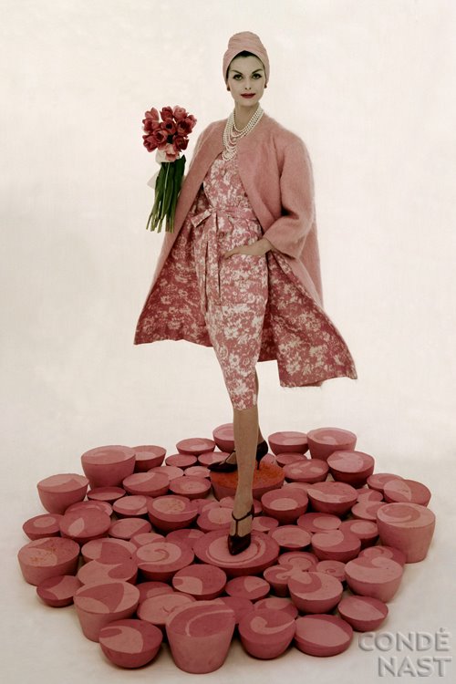 [pinkwoman.jpeg]