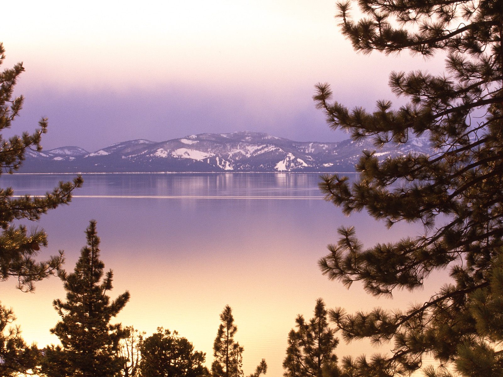 http://4.bp.blogspot.com/_enVLP57PrXw/TA3ktv3utvI/AAAAAAAABqk/Od4QMCRSByg/s1600/Lake%2520Tahoe%2520at%2520Twilight,%2520Nevada-576755.jpg