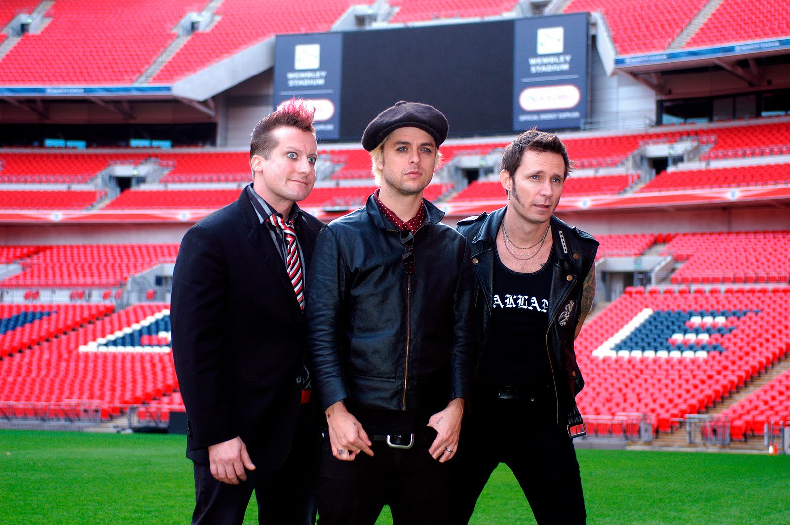 GREEN-DAY-WEMBLEY-17-LIVE.jpg