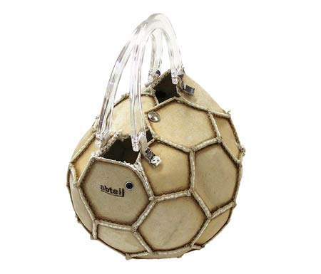 [soccer-ball-purse.jpg]