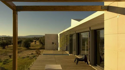 Contemporary House Design Outdoor Terrace