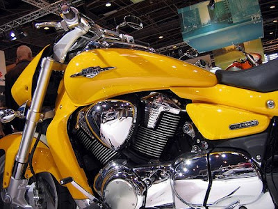 http://4.bp.blogspot.com/_et1byNF3Y70/Se-oNcRxaII/AAAAAAAAA74/FoJ3PND7sgg/s400/Suzuki+Intruder+M1800R.jpg