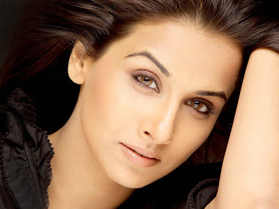 Vidya Balan hot actress closeup wallpapers.