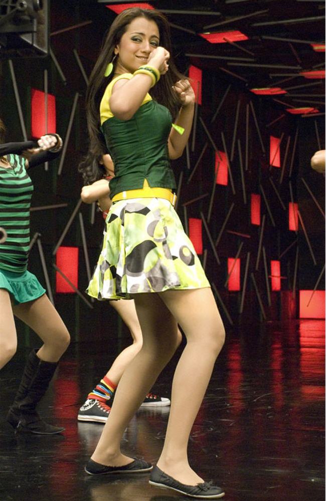 [actress-dance-mini-skirt66.jpg]