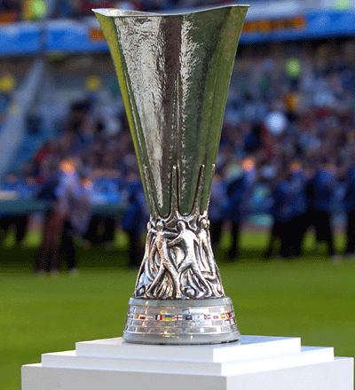 [trofeo-uefa.gif]