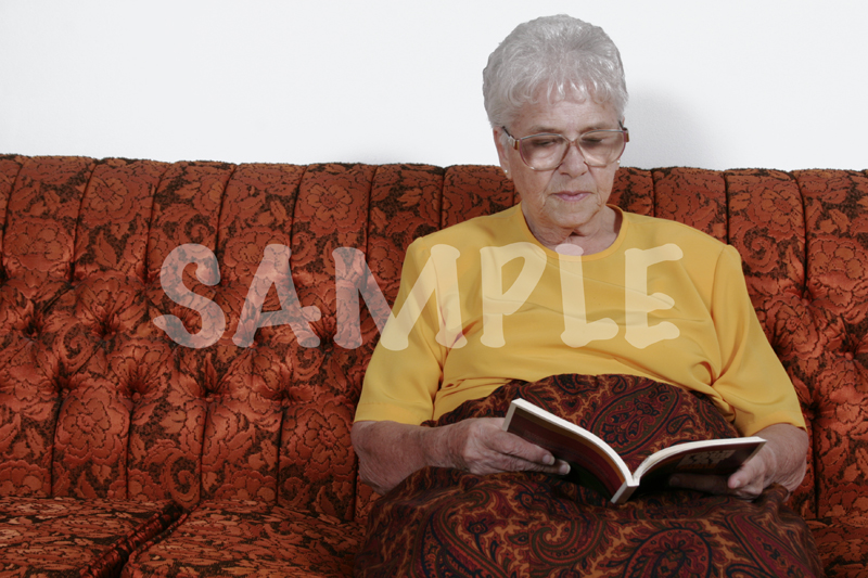 [senior+reading.jpg]