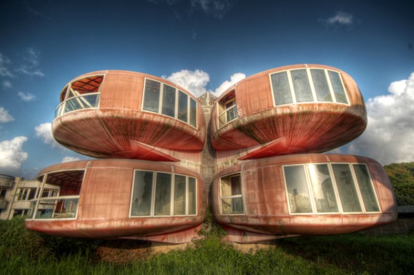 Strange weird, crazy and creative houses ever Strange weird, crazy and creative houses ever