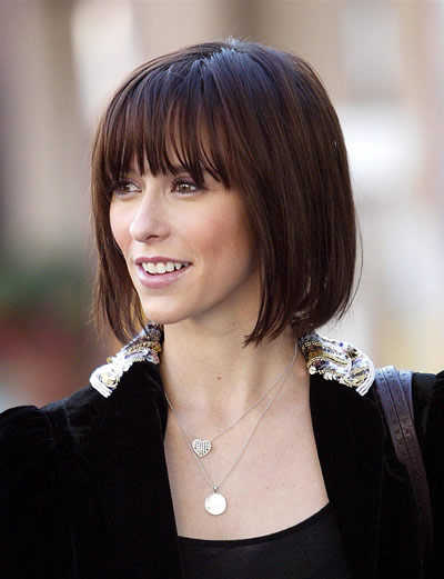 hairstyles with short bangs