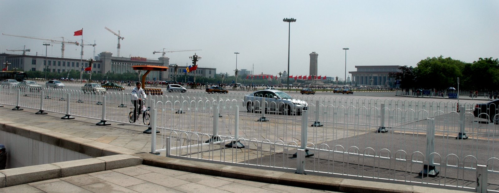 [tiananmen.jpg]