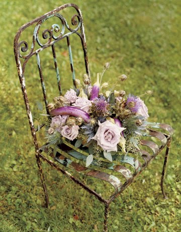 [Purple-Flowers-Chair-ENTERT0605-de.jpg]