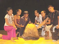 Jovenes integrantes del grupo teatral