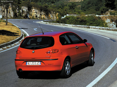 Alfa Romeo Auto 2002 Alfa Romeo 147 Jtd 16v