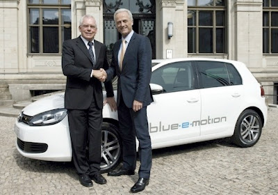 2013 Volkswagen Golf blue-e-motion