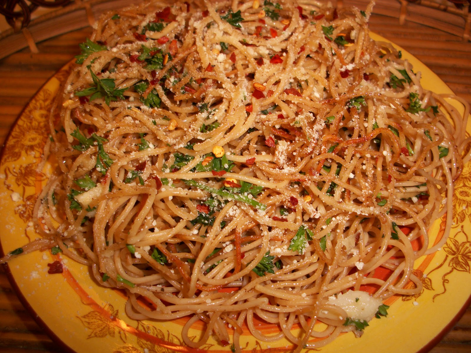 Fried Garlic Spaghetti with Parsley Garlic Girl