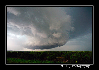 Wall cloud from 6/14/09 supercell storm Paducah, TX