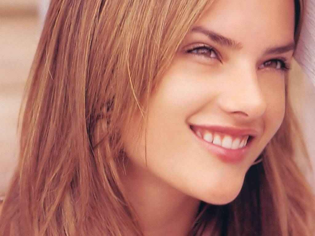 http://4.bp.blogspot.com/_fCAtMdq3Ayo/TQtxWa6ucPI/AAAAAAAABwk/24RK75sEjtk/s1600/Alessandra+Ambrosio.jpg