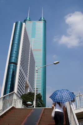 GAMBAR MENARIK : BANGUNAN PENCAKAR LANGIT menara9 GAMBAR MENARIK : BANGUNAN PENCAKAR LANGIT
