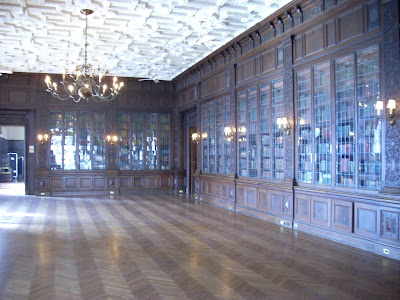 casa loma library