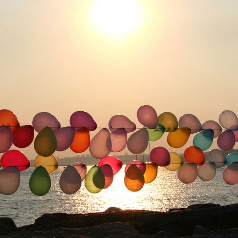 [balloongarland.jpg]