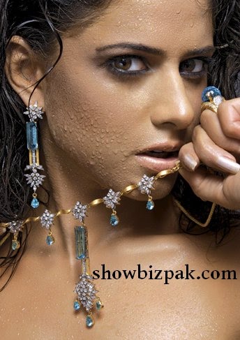 http://4.bp.blogspot.com/_fKO2L8Xl6TE/TBKjk23owDI/AAAAAAAACME/IZQb9ol4iGw/s1600/mehreen3.jpg