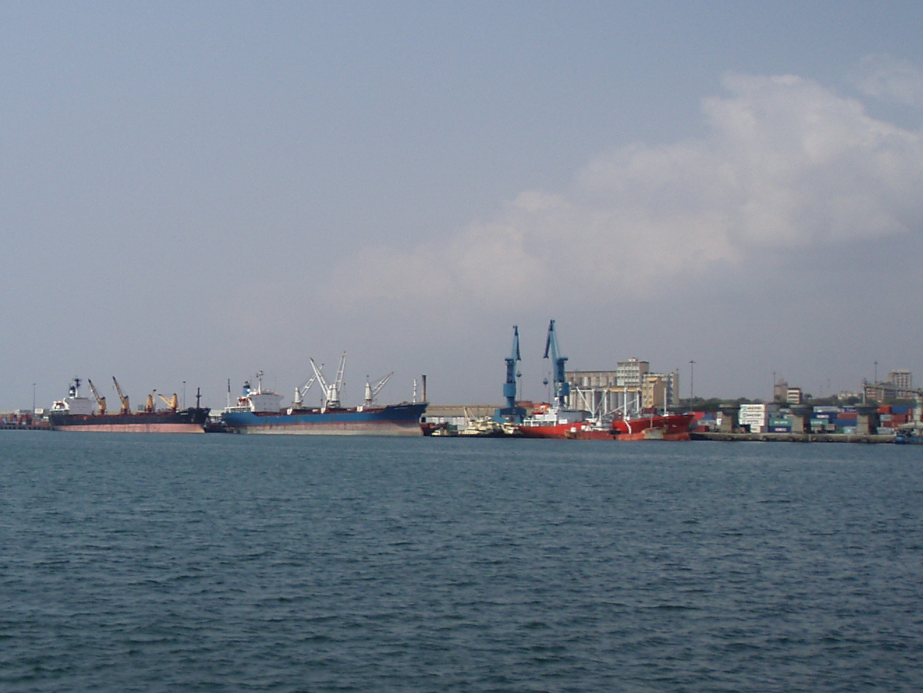 [hamnen_2.JPG]