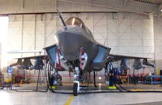 Lockheed+F-35+Lightning+II+missiles.jpg
