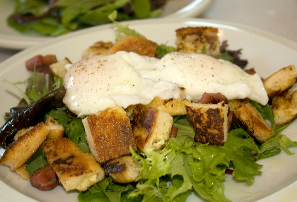 Eat...Think...Blog...Woman Deconstructed Eggs Benedict Salad
