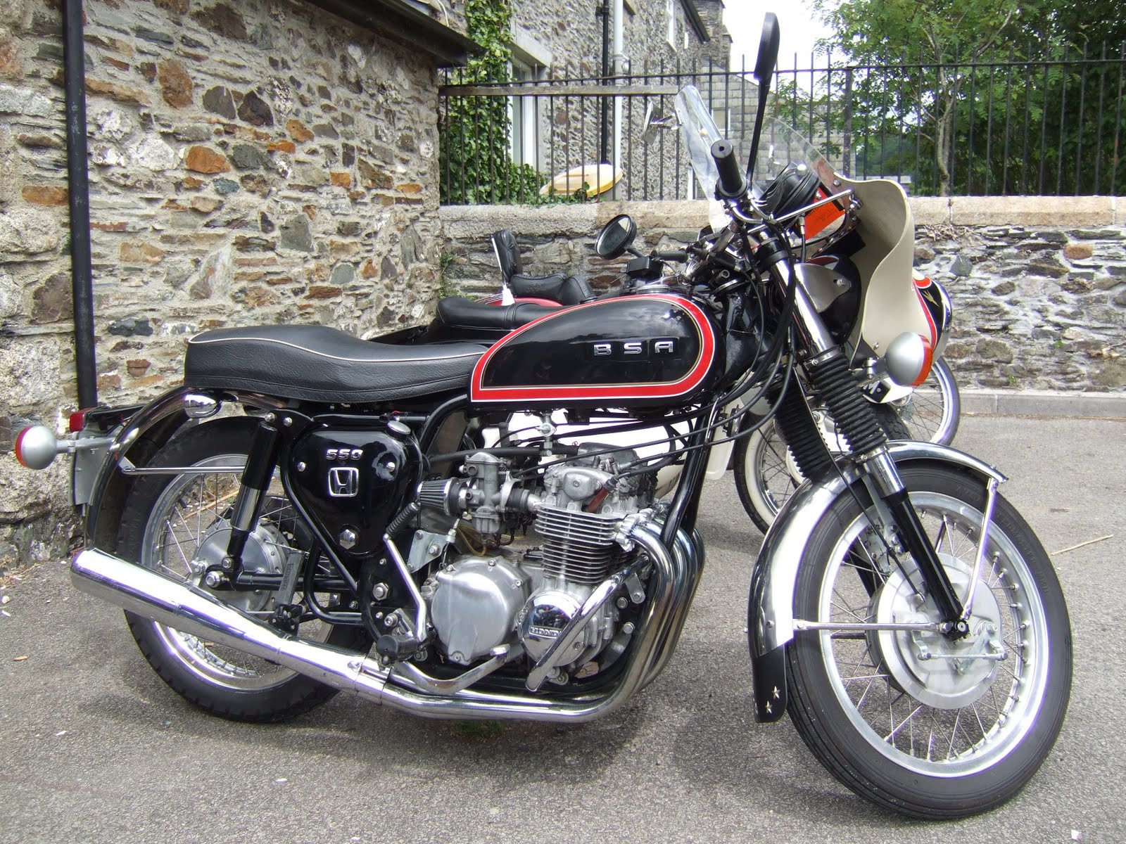 Bsa 550