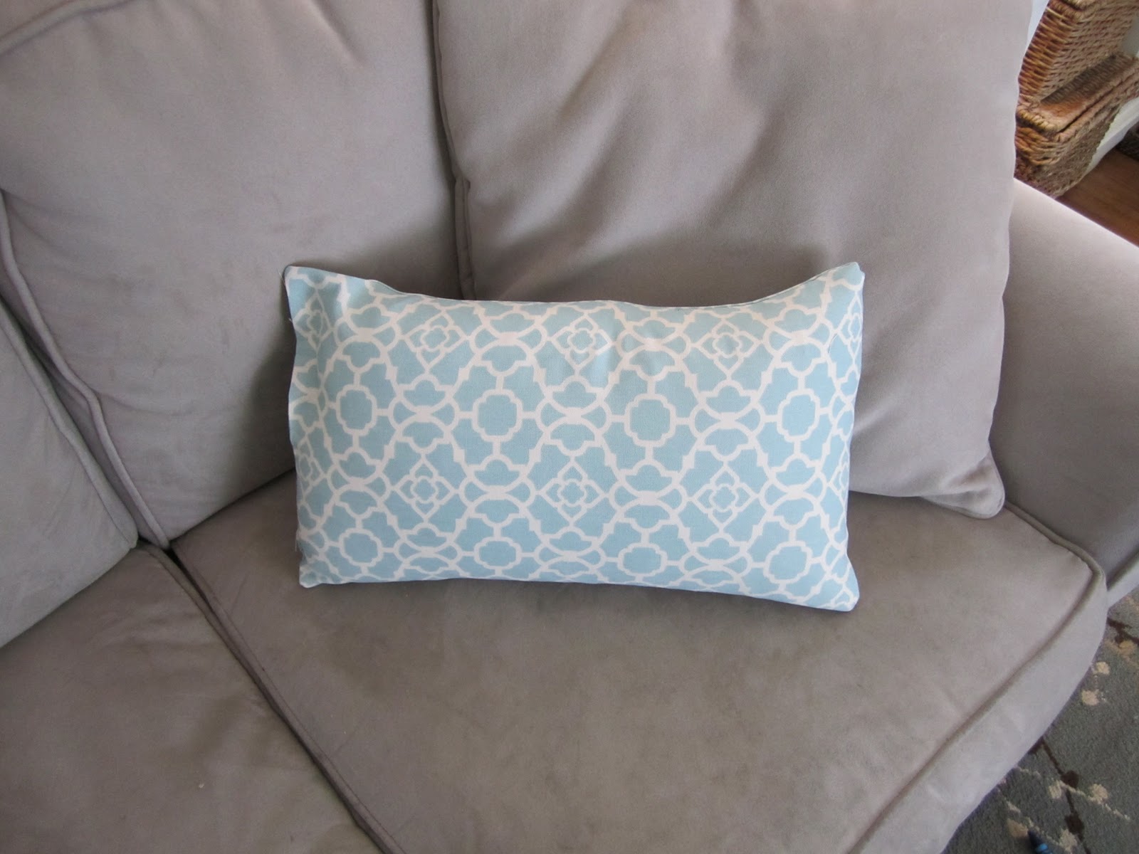 Swoon Style and Home NoSew Pillow Cover Tutorial