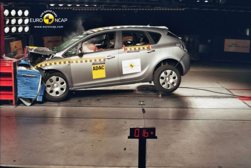 ATHENS CAR BLOG Crash Test Opel Astra 2009