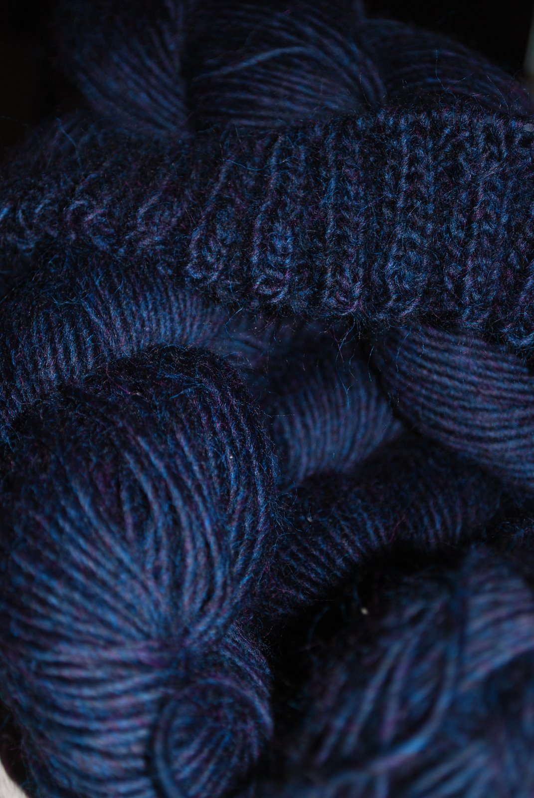 [knitting+002.JPG]