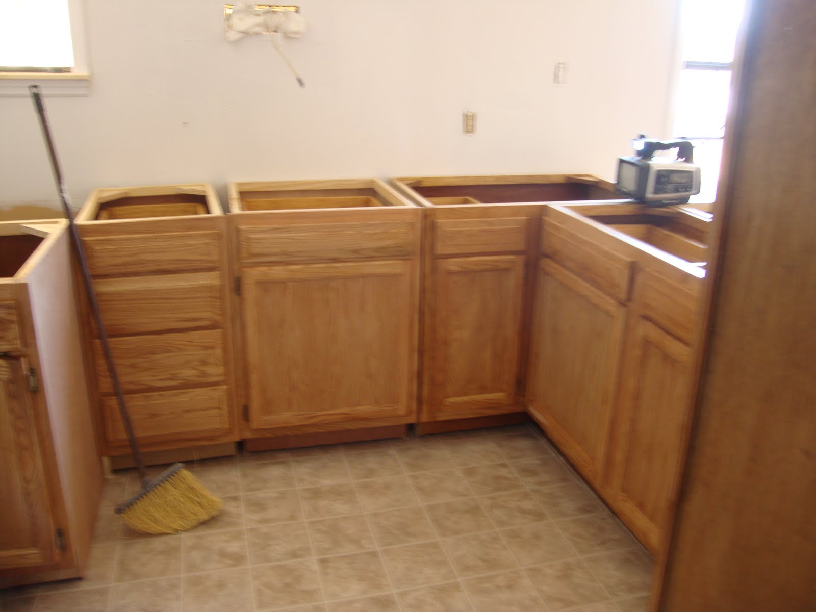White washed oak kitchen cabinets Honey Oak Stain for Kitchen Cabinets