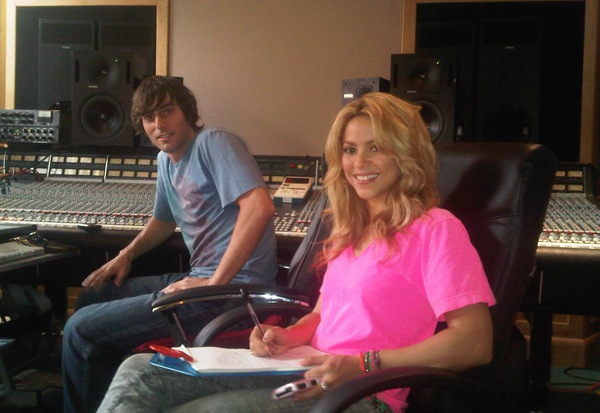 VIDEOCLIP SHAKIRA LAS CADERAS NO MIENTEN videoclip shakira las caderas no mienten: