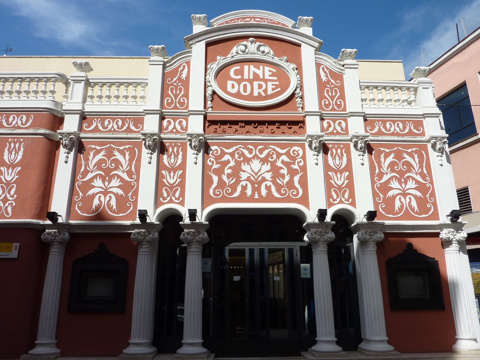 Cine Dore