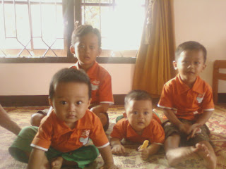 http://4.bp.blogspot.com/_fe1InYwcLck/Sly8bj3fezI/AAAAAAAAADQ/h6mVFRoSmPE/s320/4+bersaudara.jpg