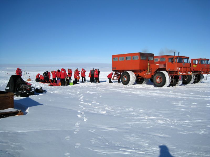 [12_04_offloading.JPG]